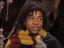 Qui commente les matchs avec humour ?