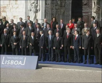 Un de ces problmes qui se posent  l'Europe actuelle (mai 2008) est fictif. Lequel ?