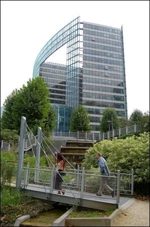 Parmi ces raisons laquelle n'est pas  l'origine du projet europen ? (photo : batiment de la commission europenne  Bruxelles)