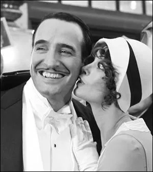 Son personnage dans 'The Artist' est une star montante du cinma parlant qui tombe amoureuse d'une star dchue du cinma muet. Comment s'appelle cette star dchue ?