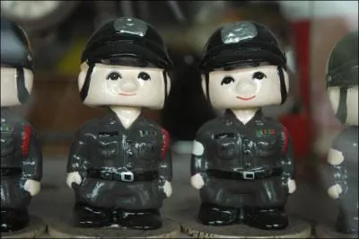 Dans quel pays le prsident a-t-il t contraint de dmissionner le 7 fvrier et a dnonc un  coup d'Etat  ?