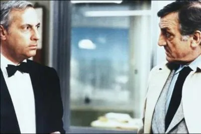 Michel serrault : ses Films. Jrme Martinaud, le notaire ( Michel Serrault ), en huit clos avec l'inspecteur Gallian ( Lino Ventura).