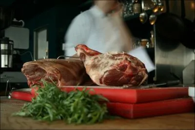 A quel chef le Guide du Michelin 2012 a-t-il dcern une troisime toile fin fvrier ?