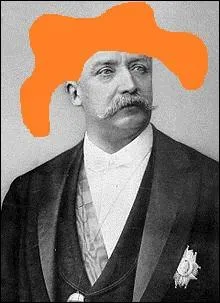 Quelle est son identit ?