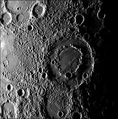 La plante la plus proche du Soleil et aussi la plus petite du systme solaire est Mercure, quelle est son amplitude thermique ?