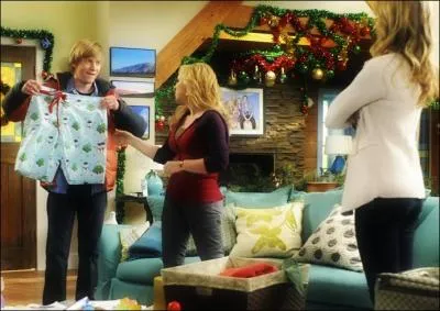 Combien de maillots de bain de Nol PJ a-t-il achets ?