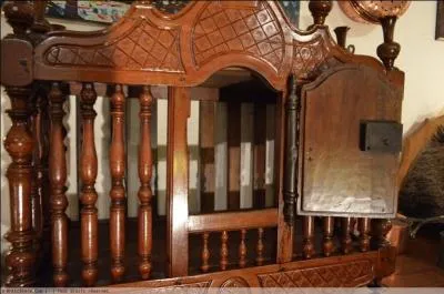 Compltez la phrase :  Autrefois, la (... ) tait d'utilisation courante ; on enfermait le pain dans ce meuble  claire-voie. 