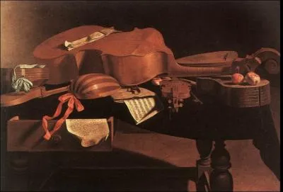 Instruments de musique sur une table