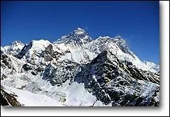 Dans quel pays se trouve le mont Everest, le plus haut sommet du monde qui culmine  8'848 mtres ?