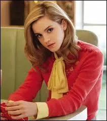 Dans quelle universit est-elle entre en 2011 ?