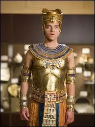 Comment s'appelle le pharaon  qui appartient cette tablette ?