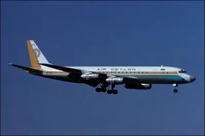 Je suis un quadriracteur amricain construit ds 1958 pour rivaliser avec mon concurrent de chez Boeing.