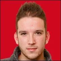 Je suis dans l'quipe de B. J. Scott, mon nom de famille est Bennardo. Je suis :