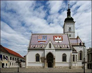 Eglise Saint-Marc de Zagreb. Dans quelle ville d'Italie la place Saint-Marc est-elle mondialement connue ?