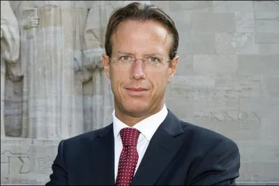 Comment s'appelle ce politicien suisse ?