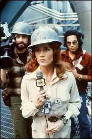 Voil la grande Jane Fonda en rousse, dans un film o elle est une journaliste ralisant un reportage dans une centrale nuclaire, alors que se droule un incident, que l'entreprise veut minimiser...
