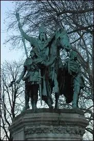 A qui appartiennent les ossements retrouvs  Saint Riquier (Somme), et remis aujourd'hui officiellement au maire de cette commune ?