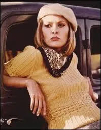 Photo célébrissime d'un film devenu culte, de Arthur Penn, c'est Faye Dunaway, qui est une grande actrice. Quel est ce film qui marqua une époque, y compris sur le plan de la mode ?