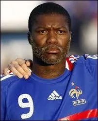 Dans quel club joue-t-il en 2012 ?