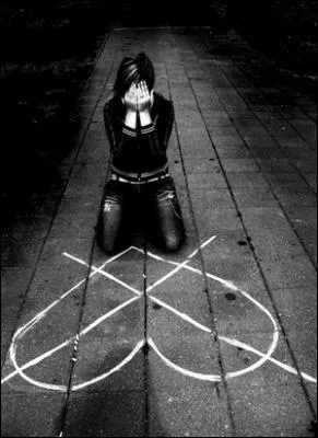  Il rve  d'anciennes matresses. Elle s'invente son prochain amant. Ils ne voient plus dans leurs enfants que les dfauts que l'autre y laisse. Ils ont oubli le beau temps . Le titre de cette chanson est :