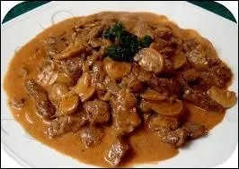 Quelle pice est indispensable  la recette du boeuf Stroganoff ?