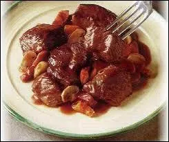 Quels ingrdients entrent dans la composition du Boeuf bourguignon ?