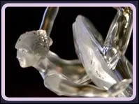  The glass balerina  : Qui casse la ballerine en verre ?