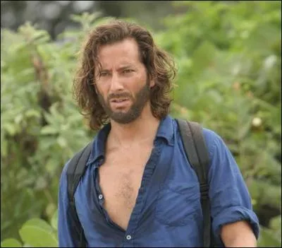  Every man for himself  : De quelle nationalit est Desmond ?