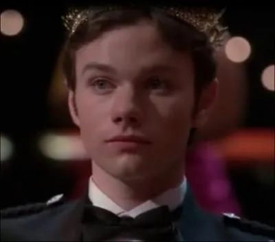 Que conseille-t-il  Dave Karofsky juste aprs leur  couronnement  roi et reine de la promo ?