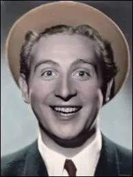 Qui tait la Mam'zelle que Charles Trnet a rencontre chez des amis idiots et qui a pous le fils des amis idiots ?