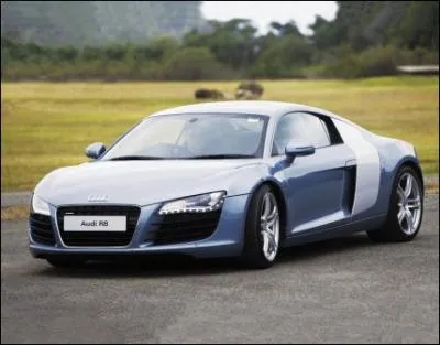 Premire GT de la marque aux anneaux, aurole de sa victoire aux 24 heures du Mans, La R8 sort en ...