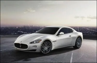 Pour finir en beaut, un chef d'oeuvre sign par le trident, luxe, confort, vitesse... Que donnerais-je pour m'installer au volant de cette merveilleuse...