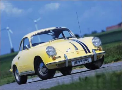 Elle sera la premire  porter le clbre blason jaune et rouge, c'est la Porsche...