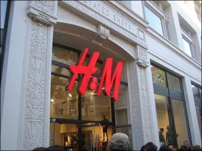 Quelle est la nationalit de la marque de vtements polyvalente H&M ?