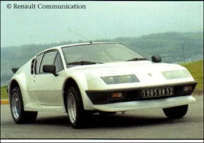 Belle ralisation que cette Alpine A310 Pack GT. Elle a connu un franc succs dans un pays pourtant riche de ce type de voitures, l'A310 a t bien vendue :