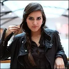 De quels instruments Joyce joue-t-elle ?