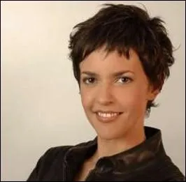 Voici Nathalie Renoux , elle svit sur ... .