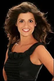 Voici Tania Young , elle svit sur ... .