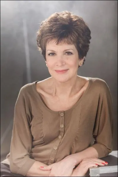 Voici Catherine Laborde, elle svit sur ... .