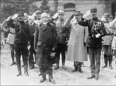 Quel ancien prsident de la Rpublique franaise se trouve sur cette photo ?