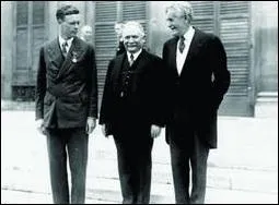 Quel ancien prsident de la Rpublique franaise se trouve sur cette photo ?