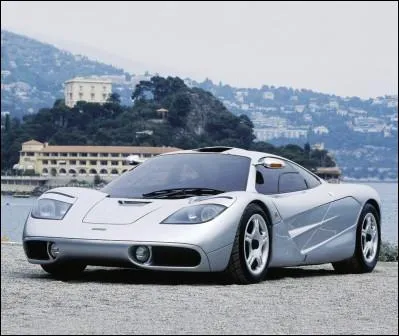 Parmi ces voitures, l'une est plus rcente que la Ferrari Daytona, laquelle ?