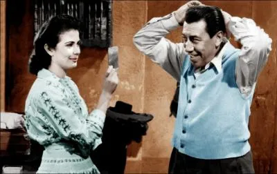 Ce film a la particularit d'avoir 2 titres ; le second tant  Quatre pas dans les nuages .