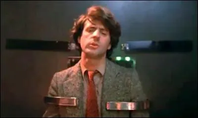 Les lves d'un cours priv multiplient les facties et tentent de dcrocher leur baccalaurat sans se fatiguer.