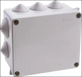 A quelle distance du plafond doit se situer une bote de drivation ?