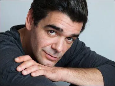 C'est Xavier de Moulins qui officie sur ... .