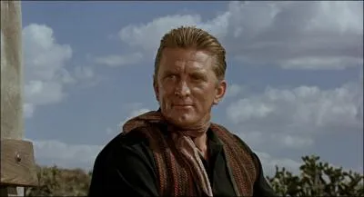 K. Douglas convoie un troupeau en compagnie d'un shrif qui le recherchait pour meurtre. A l'arrive, les 2 hommes s'expliqueront dans un duel final :