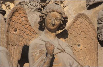 O trouve-t-on cette clbre sculpture baptise  L'Ange souriant  ?