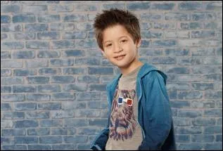 Qui est le frre de sa meilleure amie ?