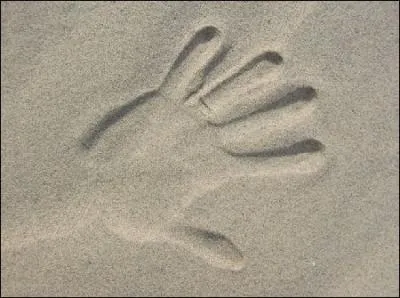 Comment taient les mains dans le titre de la pice de thtre due  Jean-Paul Sartre, et cre  Paris en 1948 ?